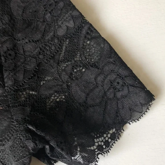 Guess Lace Blouse (Size Small) NWT - Picture 10 of 11